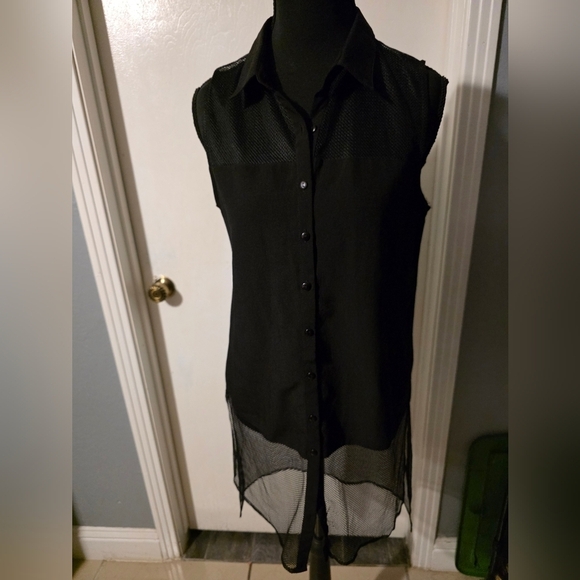 Live 4 Truth Tops - Live 4 Truth Black Sleeveless Button Up Top With Mesh Panels Size M